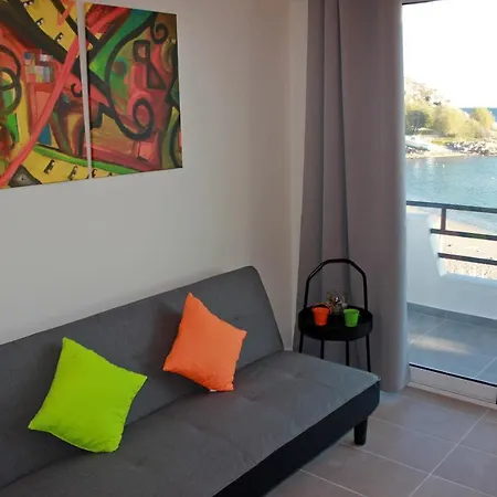 Budget 1 - Sea View - Renovated February 2021