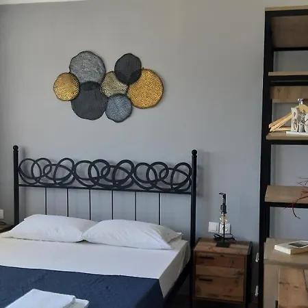 Budget 1 - Sea View - Renovated February 2021 * Haraki
