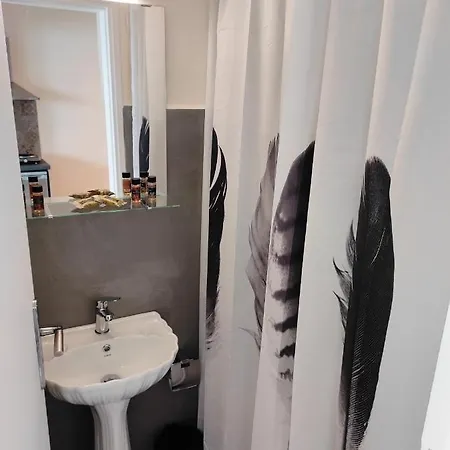 Budget 1 - Sea View - Renovated February 2021 Charaki